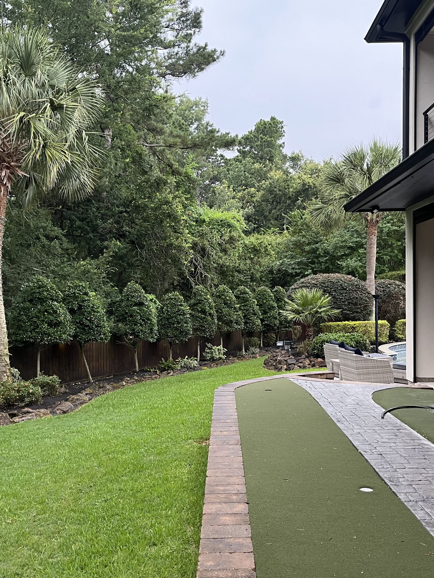 Landscape routine trimming Houston TX